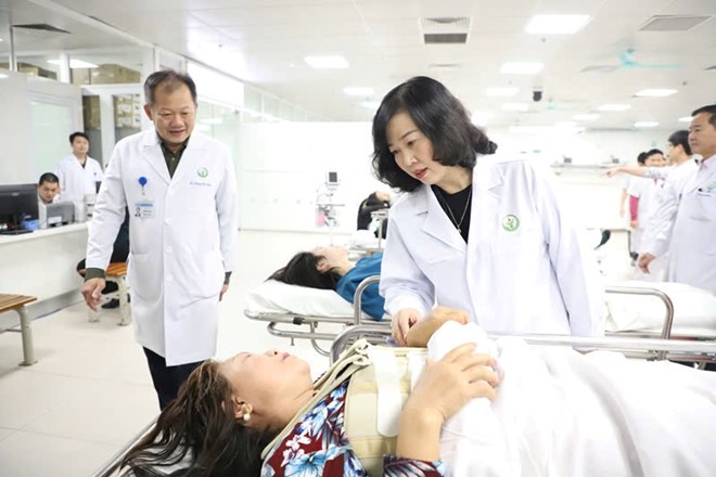 Tăng lương, phụ cấp là cú hích tạo động lực cho nhân viên y tế tuyến đầu